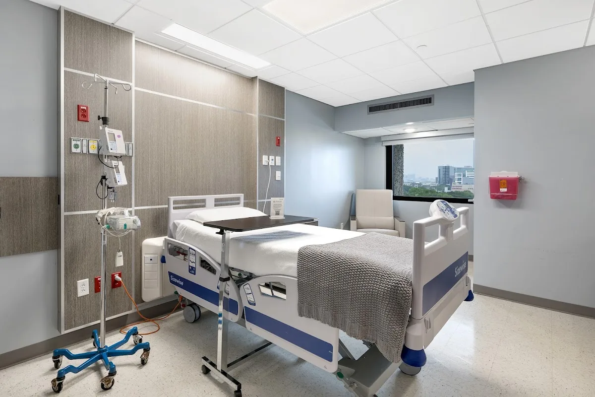 River Oaks Hospital &amp; Clinics - interior photo