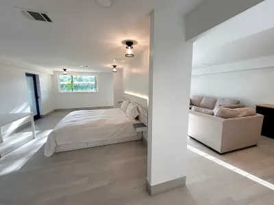 Azul House Sober Living - Photo 6