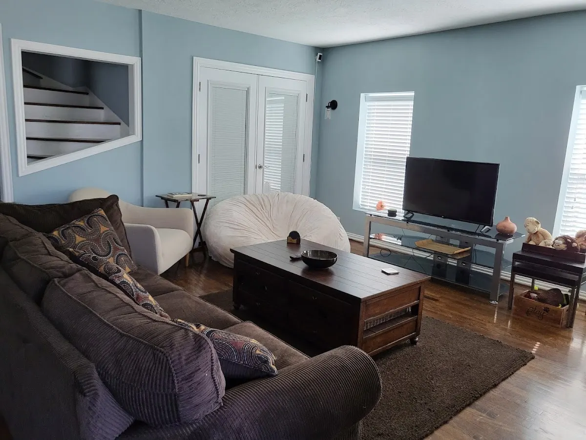 Riverside Recovery House-Sober Home - Photo 5