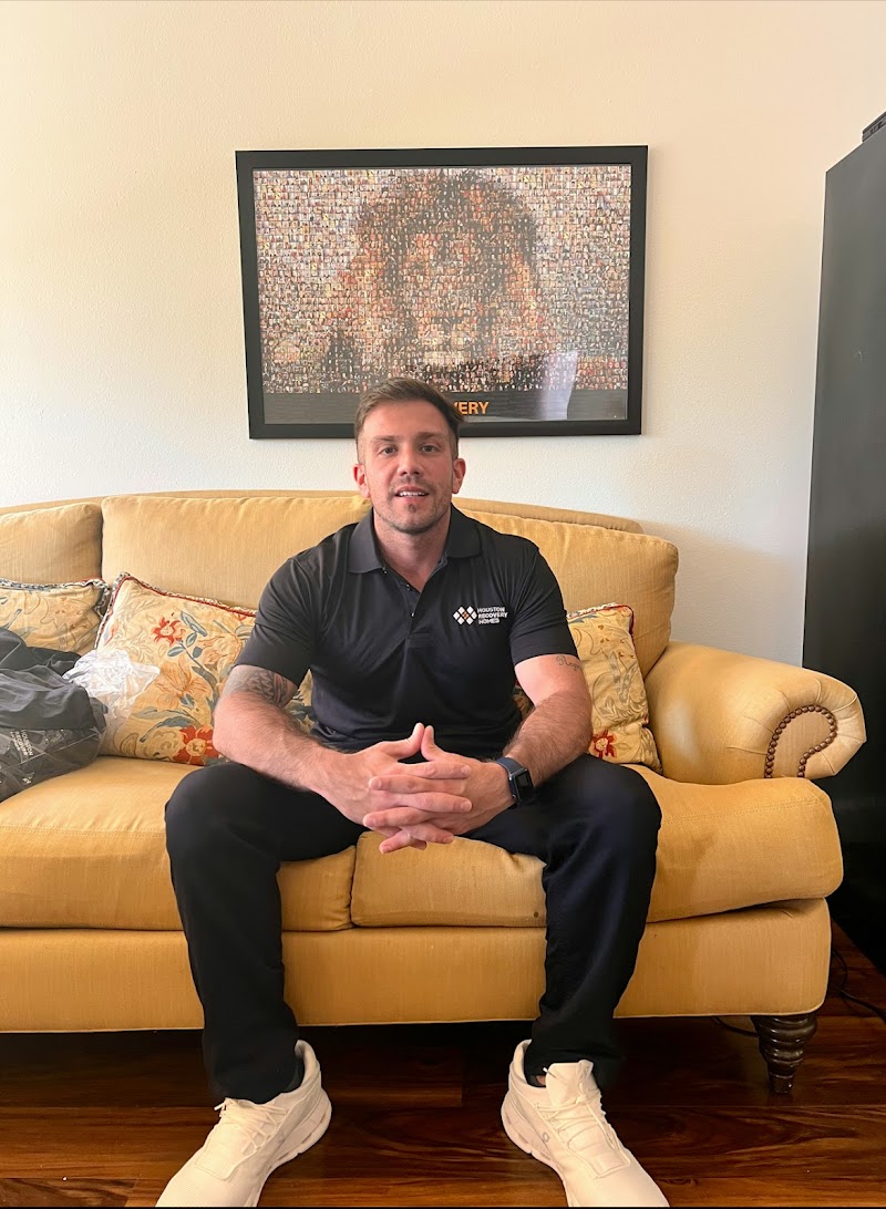 Houston Recovery Homes - Luxury sober living in spring branch - Photo 6