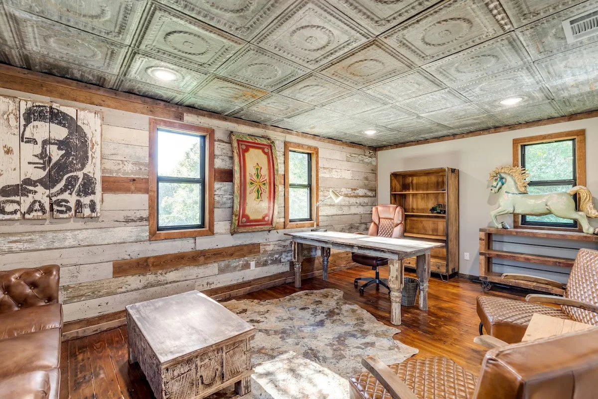 Burning Tree Lodge - interior photo