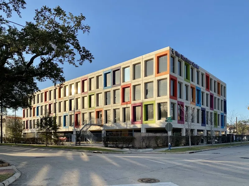 Montrose Center - Photo 2