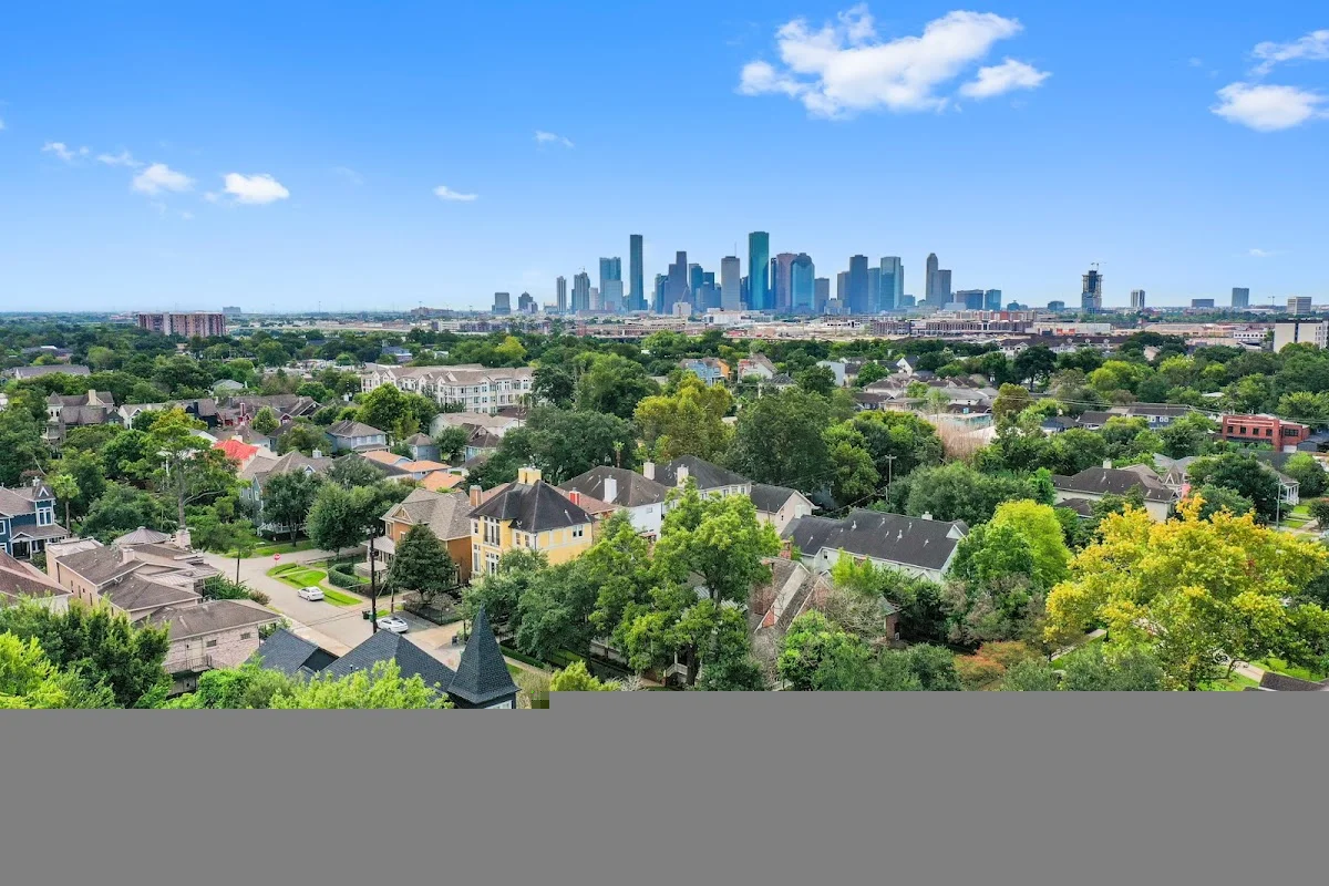 Luna Recovery - Photo 1